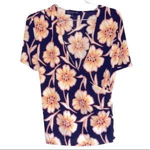 Jones New York || NWOT || Hibiscus Floral Short Sleeve Blouse